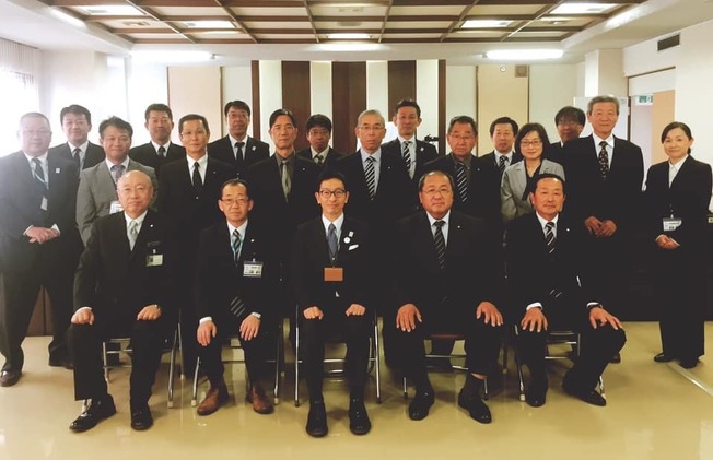 改選議員による初議会後の記念撮影